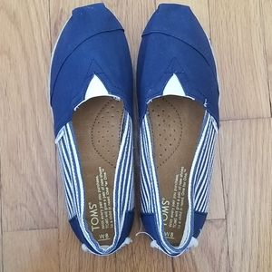 NWOT Toms Navy Canvas Women's Espadrilles